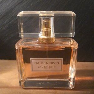 GIVENCHY Dahlia Divin Eau de Toilette, NEW w/o Box